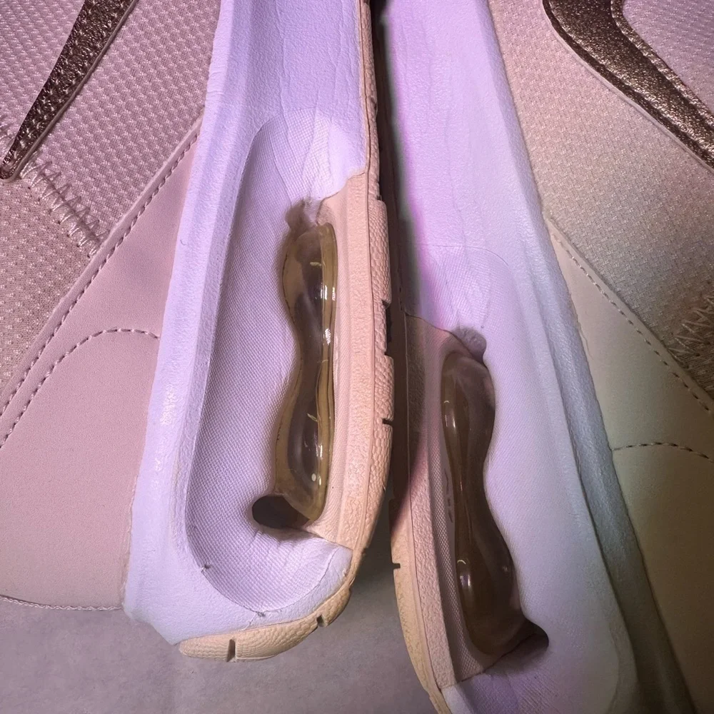 Nike Women's Beige Sneakers